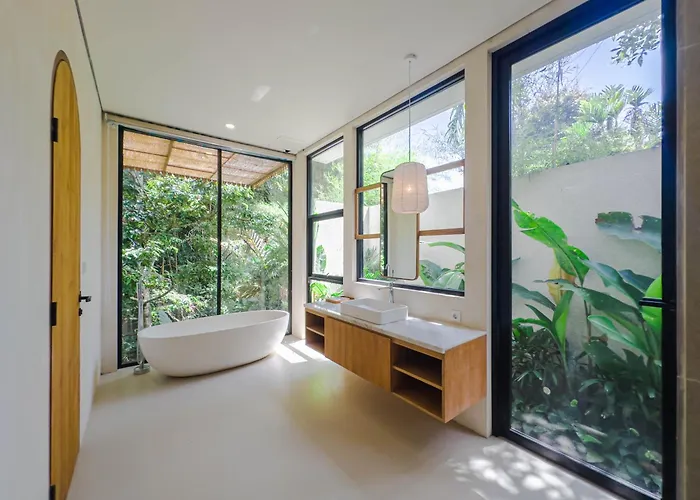 Abangan Palace - Three Bedroom Private Pool * ウブド